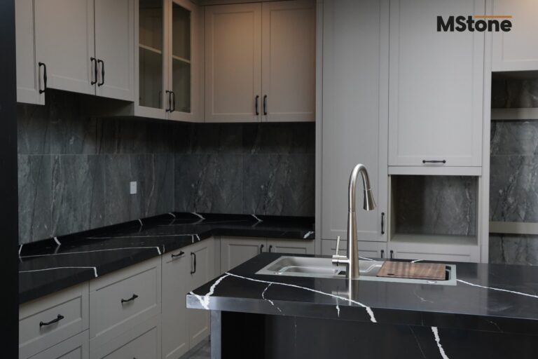 Konglomerat Mstone Realizacja